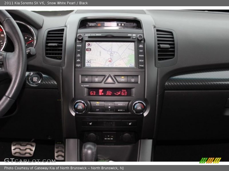 Snow White Pearl / Black 2011 Kia Sorento SX V6