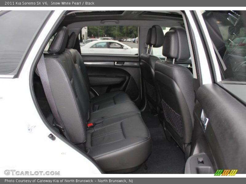 Snow White Pearl / Black 2011 Kia Sorento SX V6