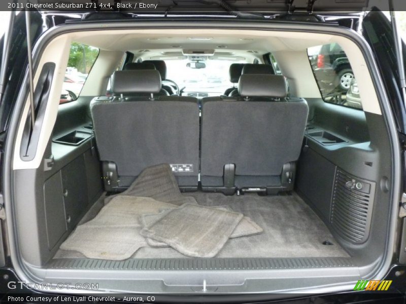  2011 Suburban Z71 4x4 Trunk