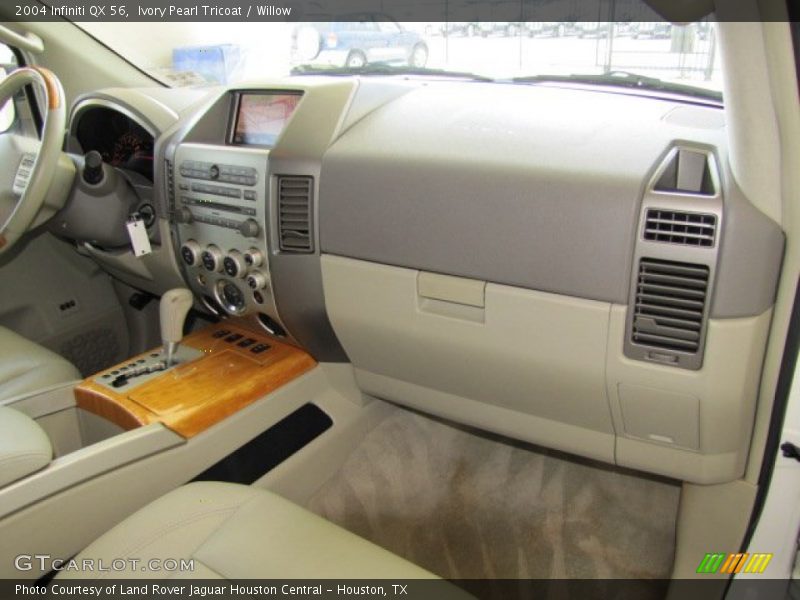 Dashboard of 2004 QX 56
