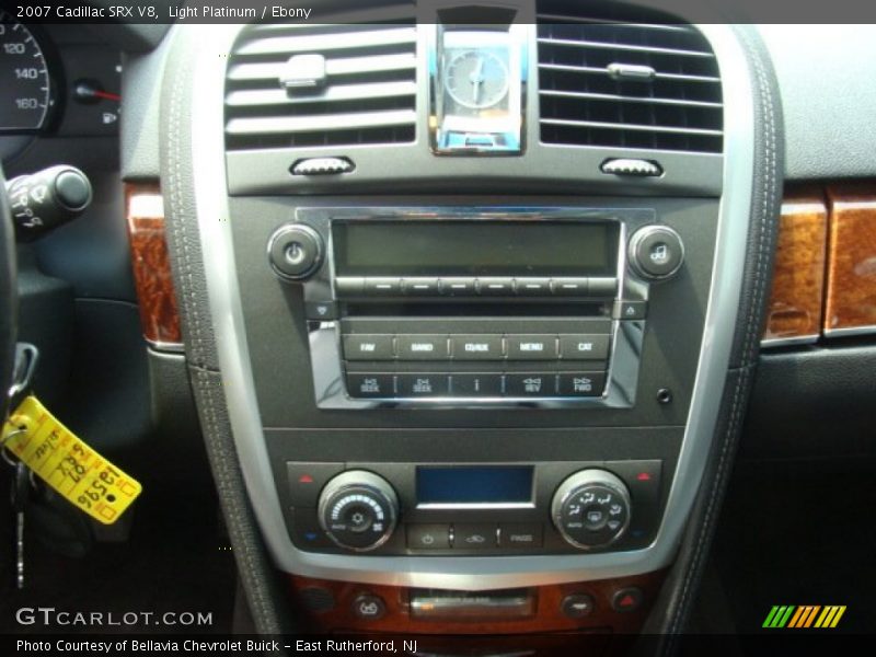 Light Platinum / Ebony 2007 Cadillac SRX V8