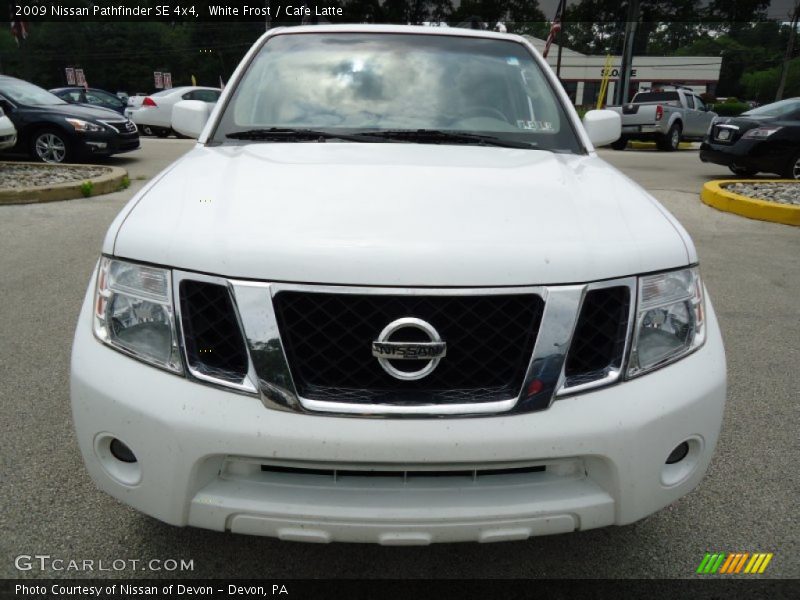 White Frost / Cafe Latte 2009 Nissan Pathfinder SE 4x4