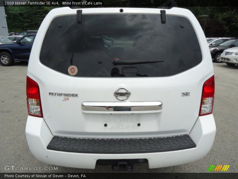 White Frost / Cafe Latte 2009 Nissan Pathfinder SE 4x4