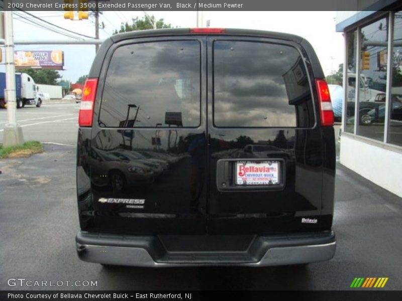 Black / Medium Pewter 2009 Chevrolet Express 3500 Extended Passenger Van