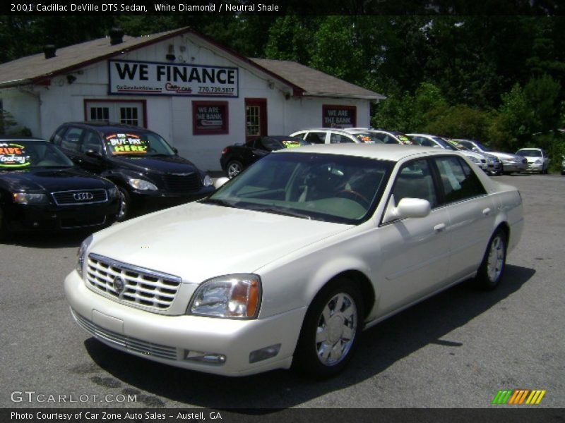 White Diamond / Neutral Shale 2001 Cadillac DeVille DTS Sedan