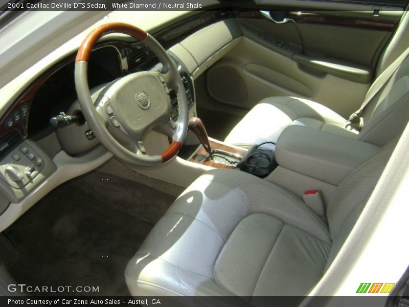 White Diamond / Neutral Shale 2001 Cadillac DeVille DTS Sedan
