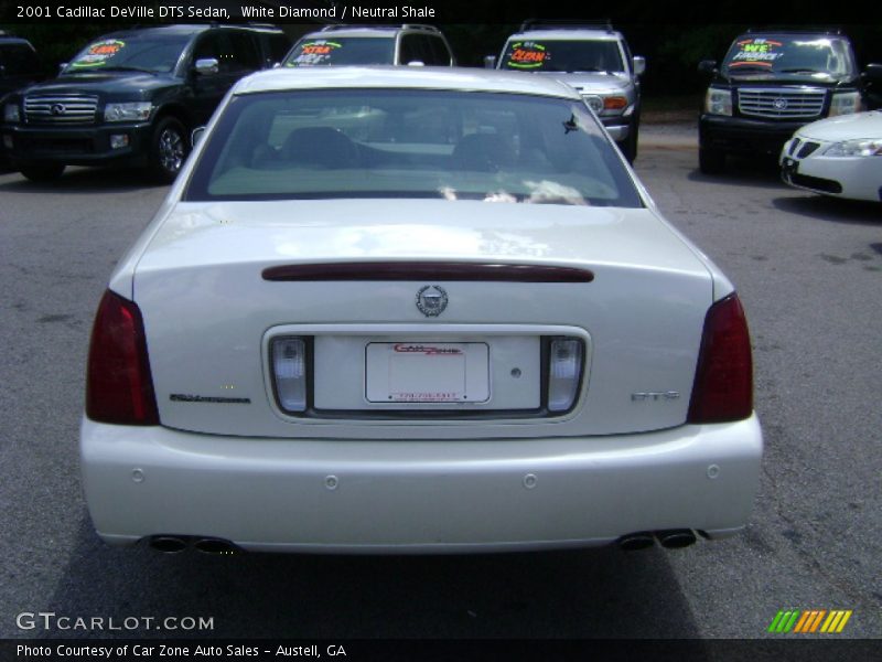 White Diamond / Neutral Shale 2001 Cadillac DeVille DTS Sedan