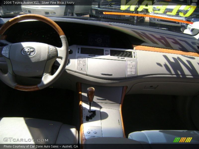 Silver Pine Mica / Ivory 2006 Toyota Avalon XLS