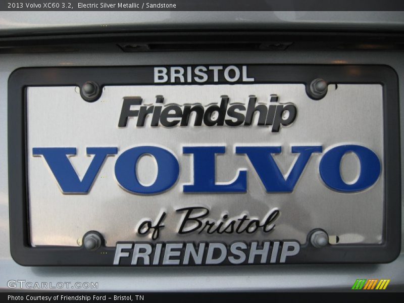 Electric Silver Metallic / Sandstone 2013 Volvo XC60 3.2