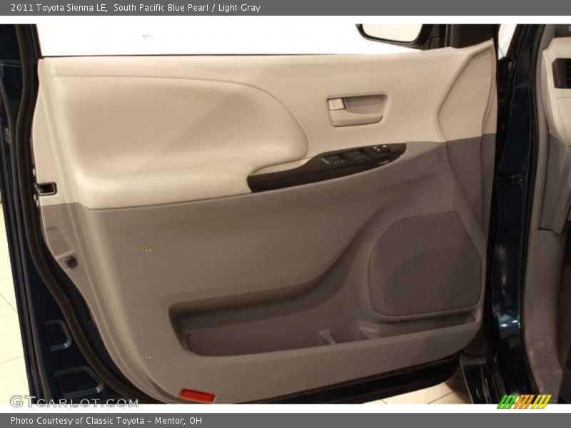 South Pacific Blue Pearl / Light Gray 2011 Toyota Sienna LE