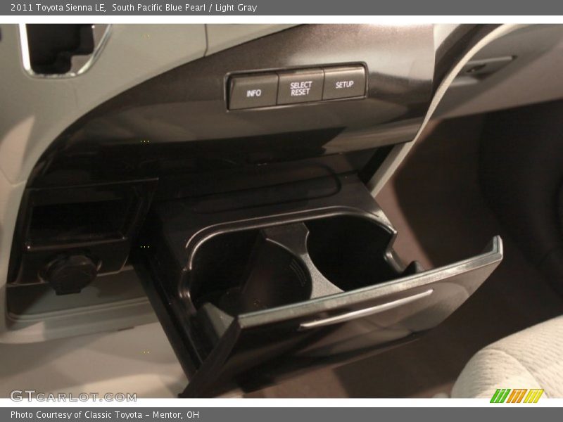 South Pacific Blue Pearl / Light Gray 2011 Toyota Sienna LE
