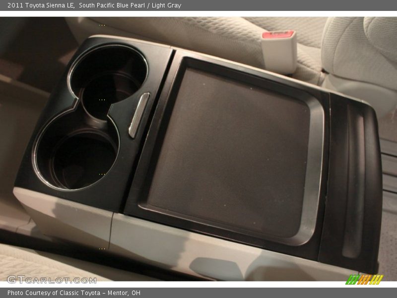 South Pacific Blue Pearl / Light Gray 2011 Toyota Sienna LE