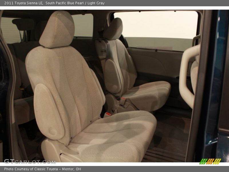 South Pacific Blue Pearl / Light Gray 2011 Toyota Sienna LE