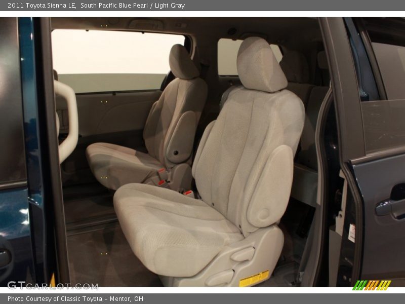 South Pacific Blue Pearl / Light Gray 2011 Toyota Sienna LE