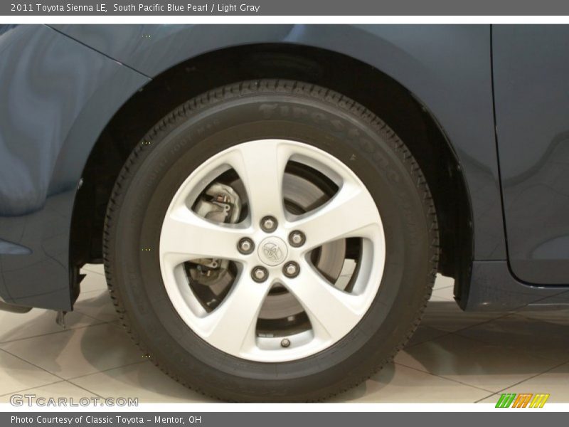 South Pacific Blue Pearl / Light Gray 2011 Toyota Sienna LE