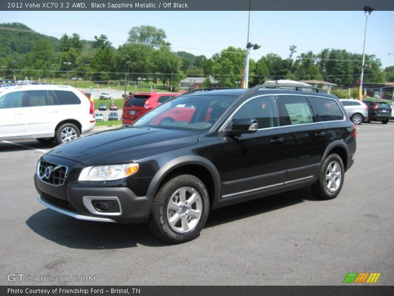 Front 3/4 View of 2012 XC70 3.2 AWD