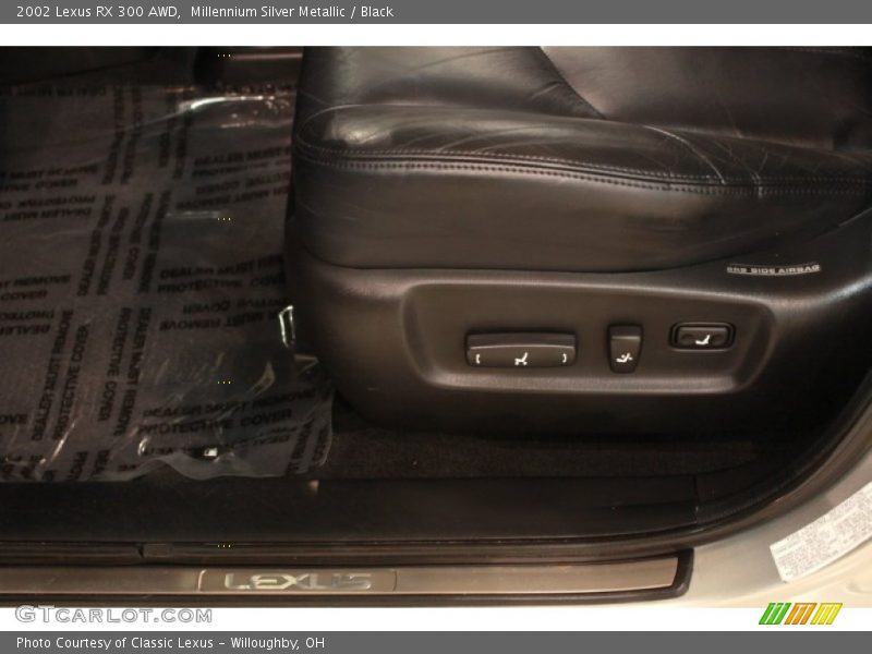 Millennium Silver Metallic / Black 2002 Lexus RX 300 AWD