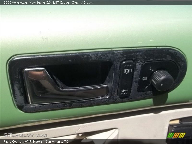 Green / Cream 2000 Volkswagen New Beetle GLX 1.8T Coupe