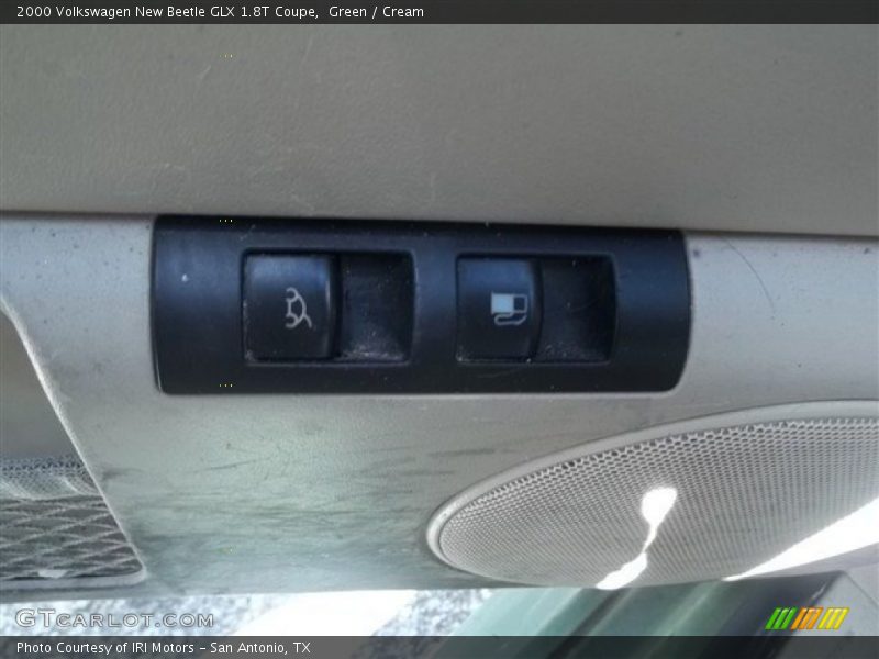 Green / Cream 2000 Volkswagen New Beetle GLX 1.8T Coupe