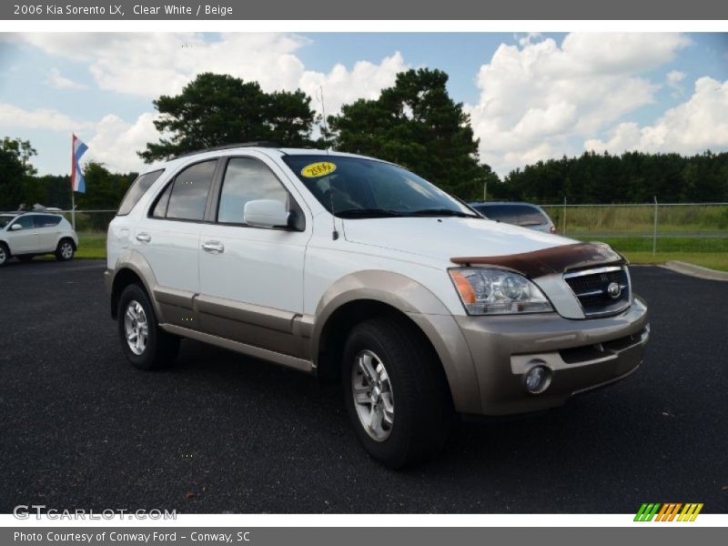 Clear White / Beige 2006 Kia Sorento LX
