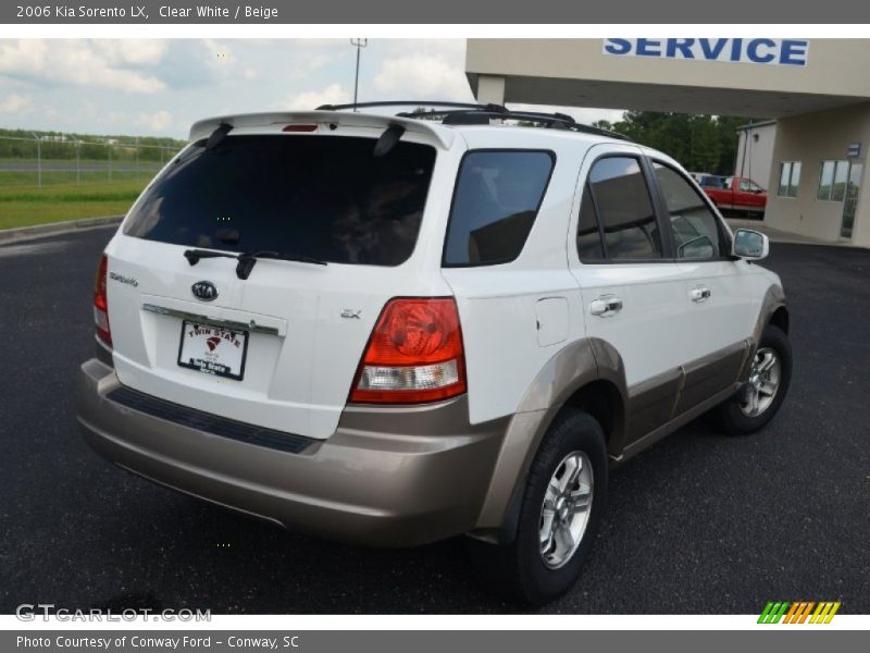 Clear White / Beige 2006 Kia Sorento LX