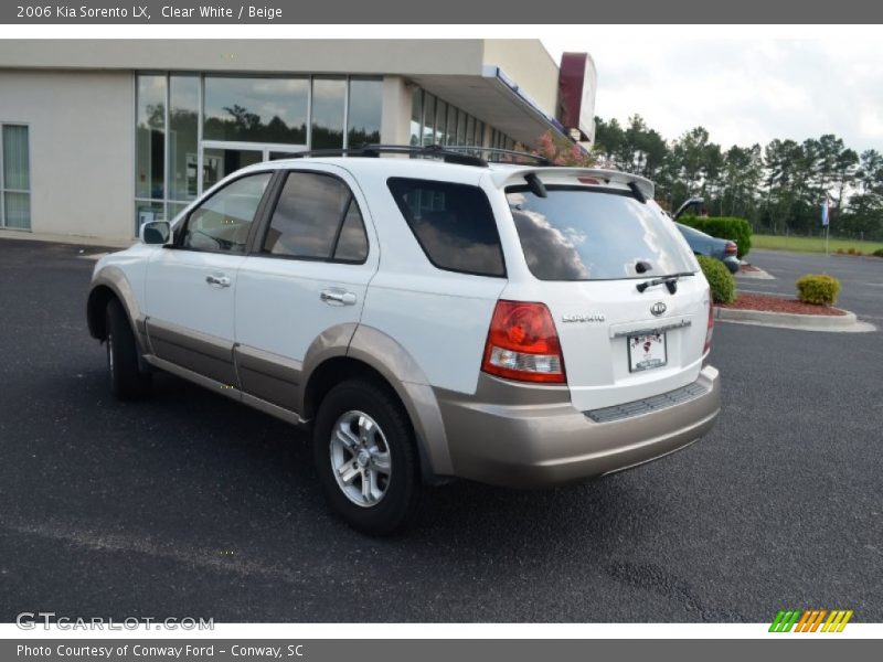 Clear White / Beige 2006 Kia Sorento LX