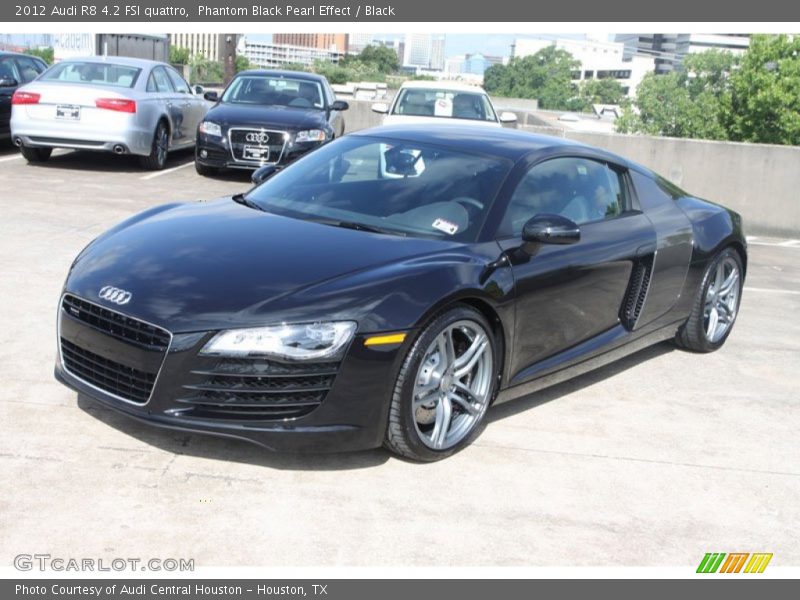 Front 3/4 View of 2012 R8 4.2 FSI quattro