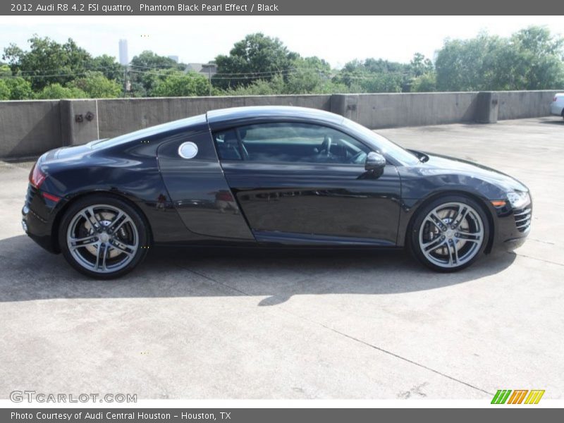  2012 R8 4.2 FSI quattro Phantom Black Pearl Effect