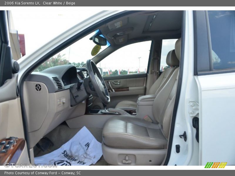 Clear White / Beige 2006 Kia Sorento LX