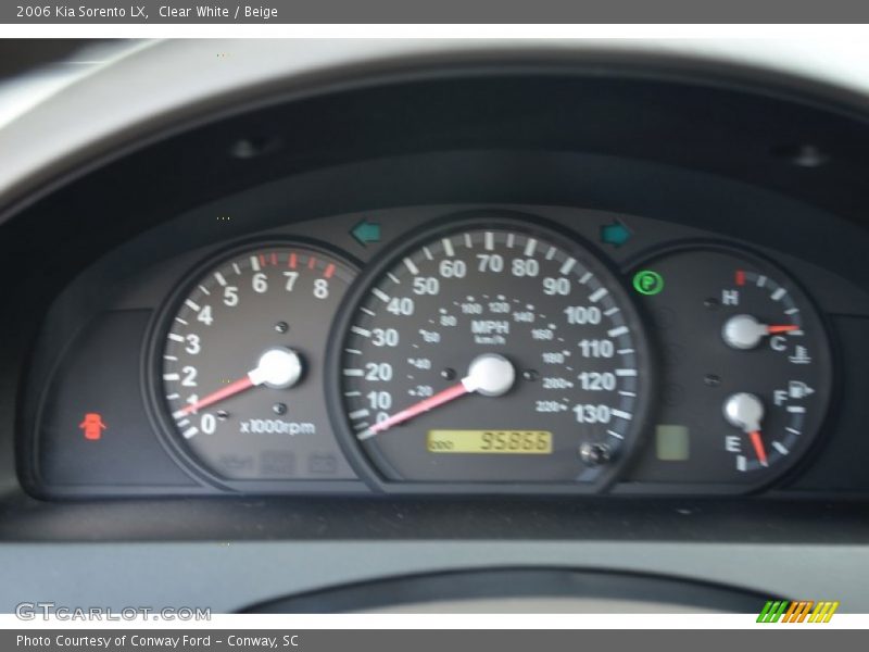 Clear White / Beige 2006 Kia Sorento LX