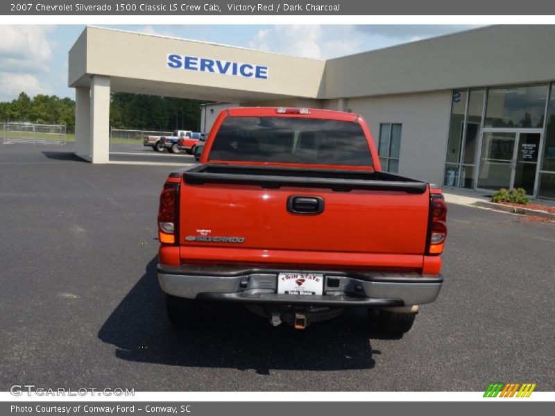 Victory Red / Dark Charcoal 2007 Chevrolet Silverado 1500 Classic LS Crew Cab