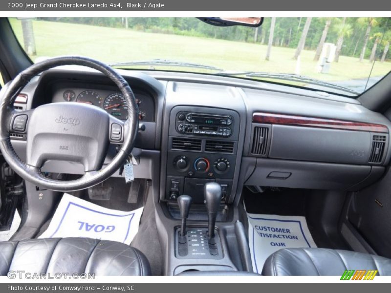 Dashboard of 2000 Grand Cherokee Laredo 4x4