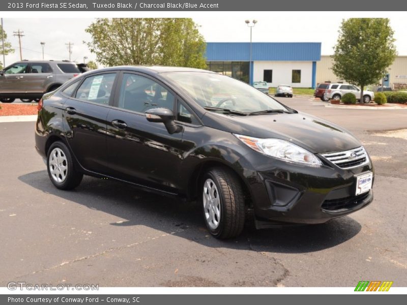 Tuxedo Black / Charcoal Black/Blue Accent 2013 Ford Fiesta SE Sedan