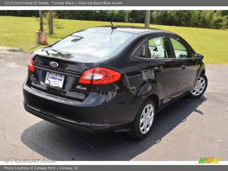 Tuxedo Black / Charcoal Black/Blue Accent 2013 Ford Fiesta SE Sedan
