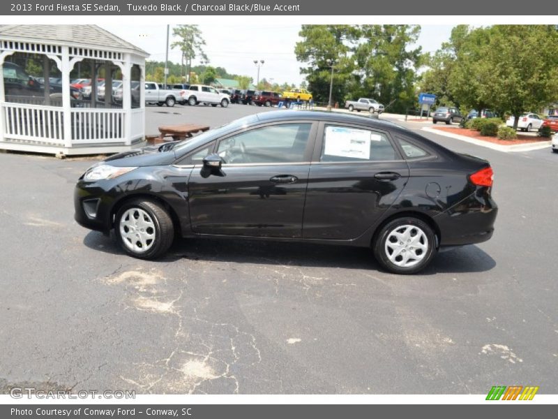 Tuxedo Black / Charcoal Black/Blue Accent 2013 Ford Fiesta SE Sedan