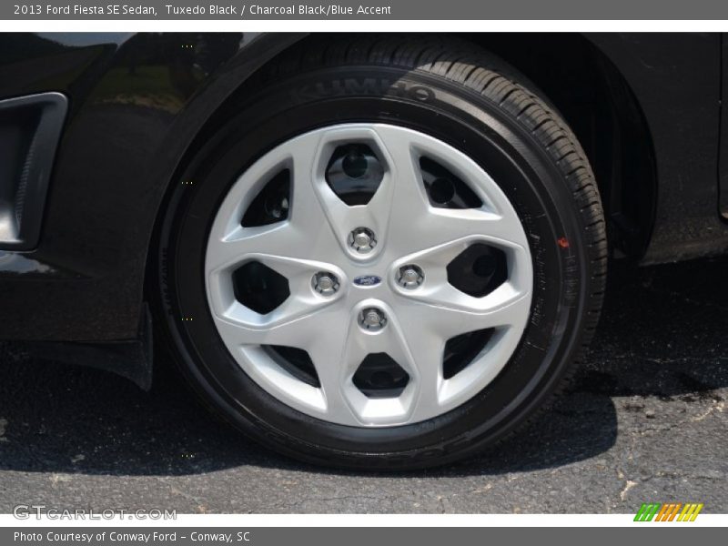 Tuxedo Black / Charcoal Black/Blue Accent 2013 Ford Fiesta SE Sedan