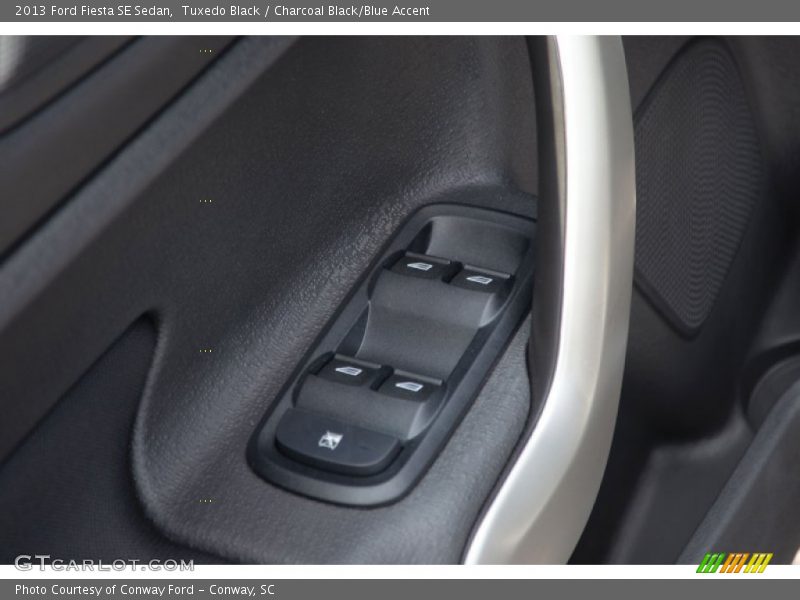 Tuxedo Black / Charcoal Black/Blue Accent 2013 Ford Fiesta SE Sedan