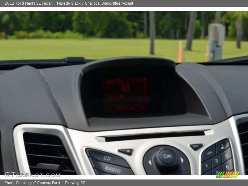 Tuxedo Black / Charcoal Black/Blue Accent 2013 Ford Fiesta SE Sedan