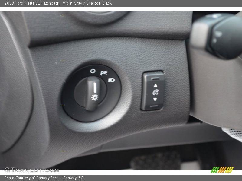 Controls of 2013 Fiesta SE Hatchback
