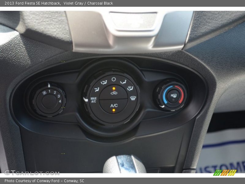 Controls of 2013 Fiesta SE Hatchback