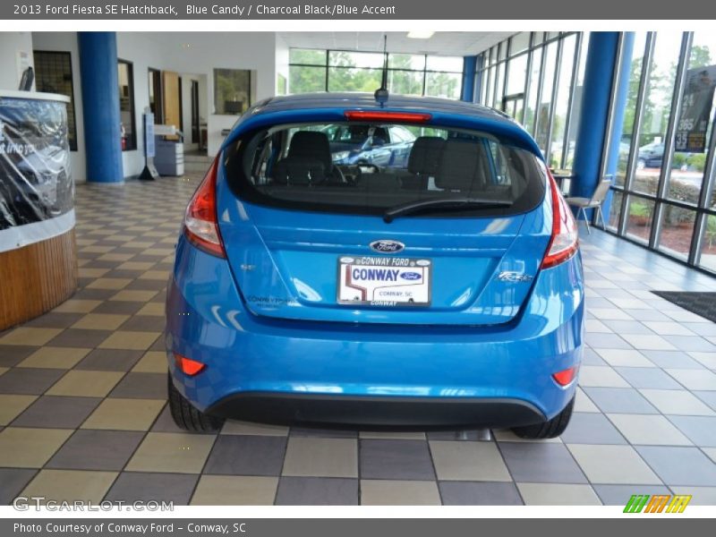 Blue Candy / Charcoal Black/Blue Accent 2013 Ford Fiesta SE Hatchback