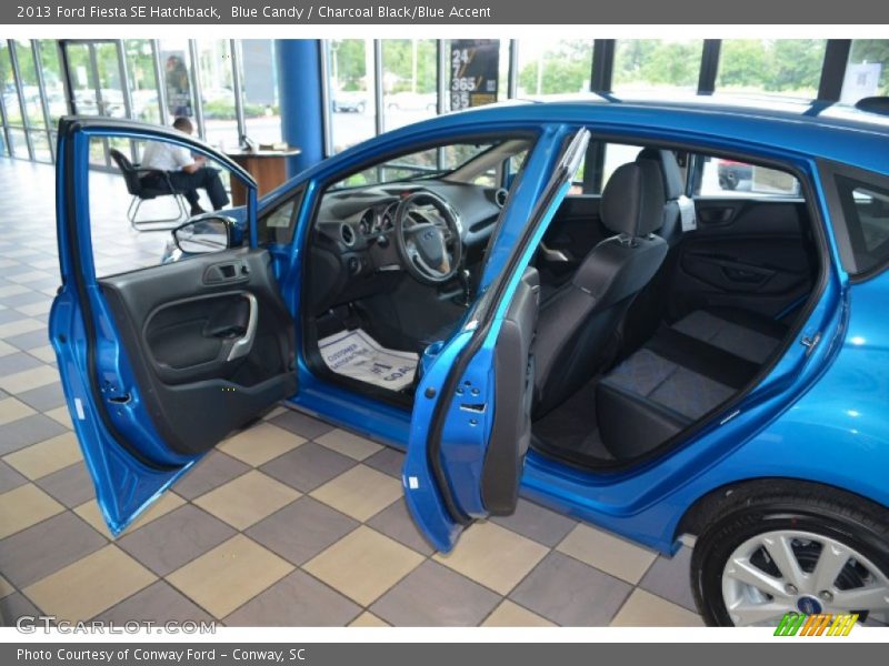 Blue Candy / Charcoal Black/Blue Accent 2013 Ford Fiesta SE Hatchback