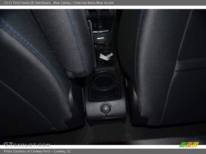 Blue Candy / Charcoal Black/Blue Accent 2013 Ford Fiesta SE Hatchback