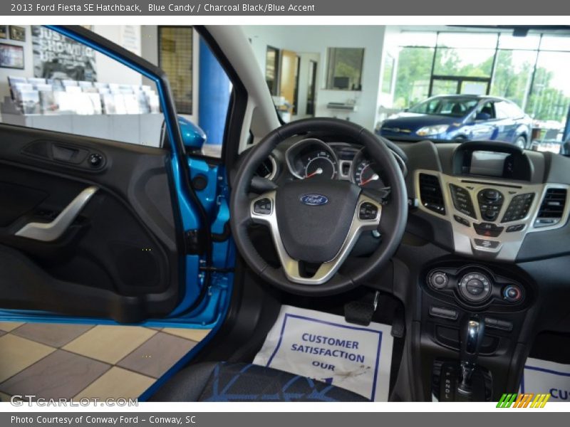 Blue Candy / Charcoal Black/Blue Accent 2013 Ford Fiesta SE Hatchback