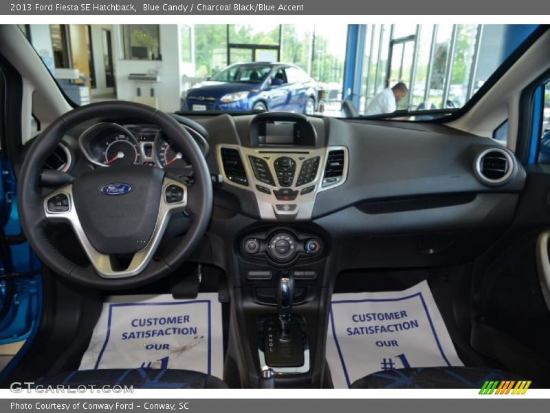 Blue Candy / Charcoal Black/Blue Accent 2013 Ford Fiesta SE Hatchback