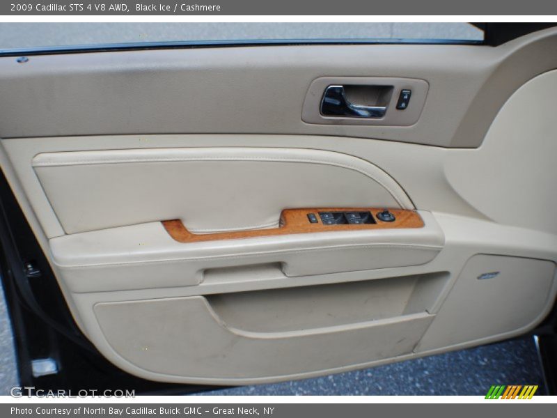 Door Panel of 2009 STS 4 V8 AWD