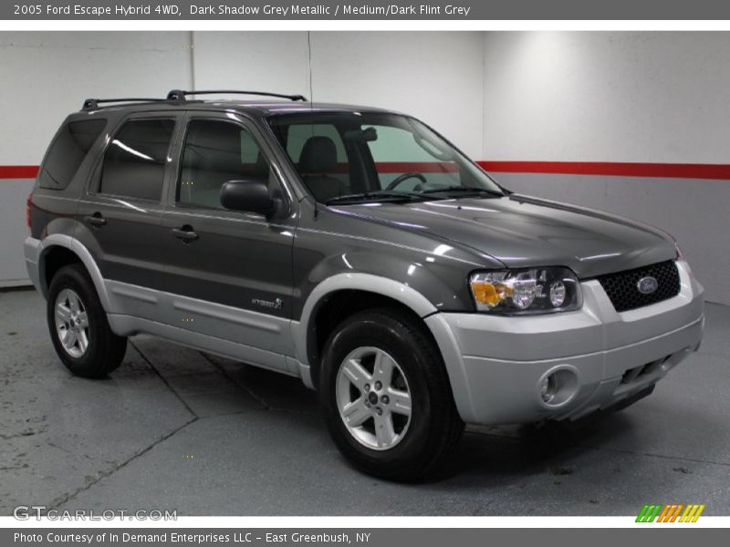 Front 3/4 View of 2005 Escape Hybrid 4WD