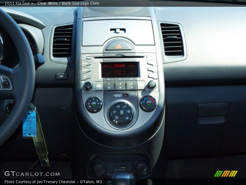 Clear White / Black Soul Logo Cloth 2011 Kia Soul +