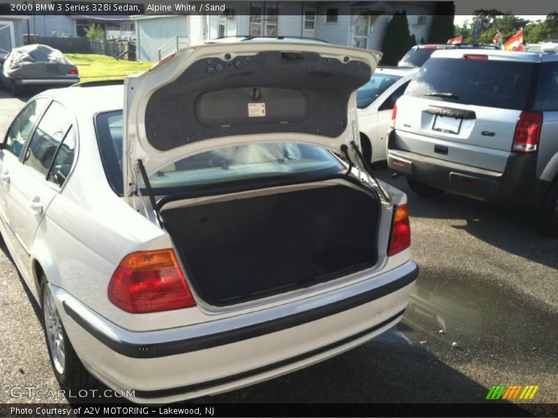 Alpine White / Sand 2000 BMW 3 Series 328i Sedan