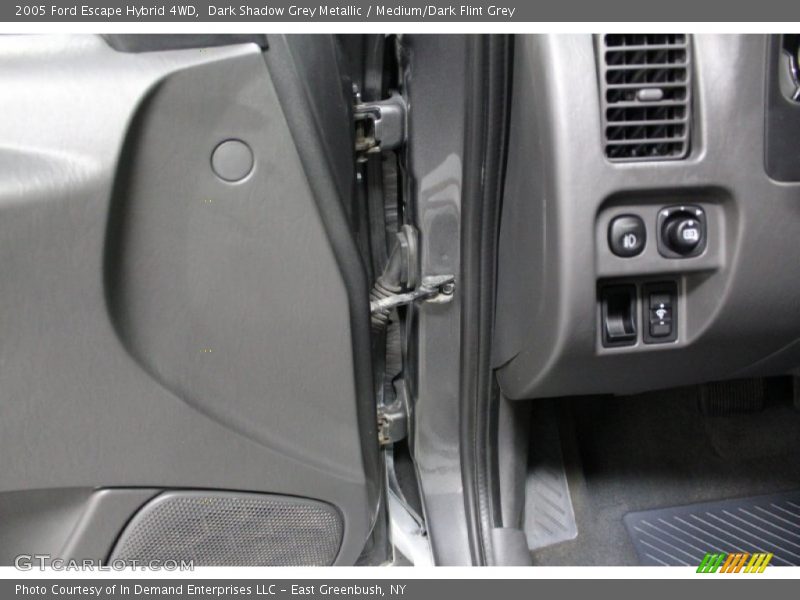 Dark Shadow Grey Metallic / Medium/Dark Flint Grey 2005 Ford Escape Hybrid 4WD
